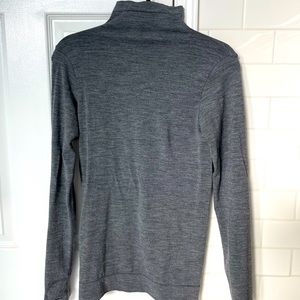 Athleta base layer wool blend, covered thumb holes, size small